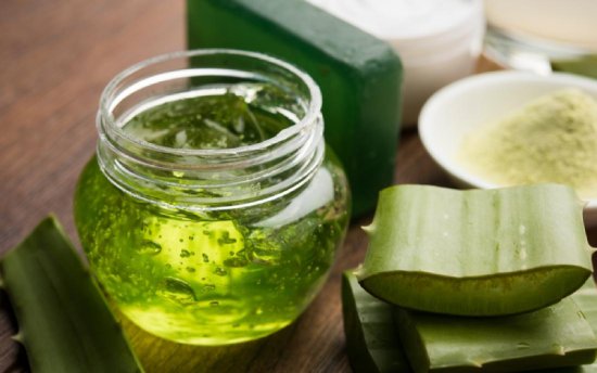 Natural Alternatives to a Moisturizer You Can Find At Home